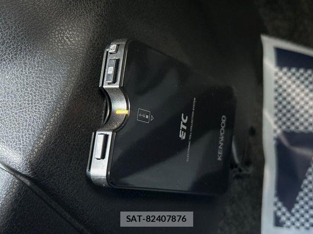 Nissan NOTE 2017-03 7562588-4