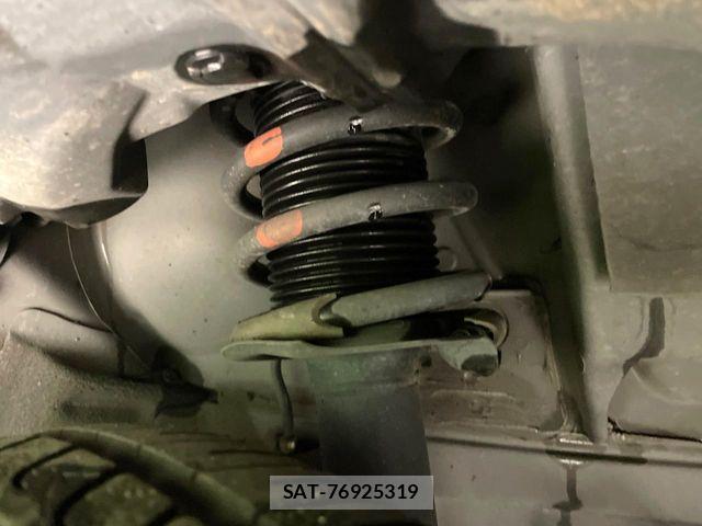 Nissan NOTE 2017-12 7618918-19
