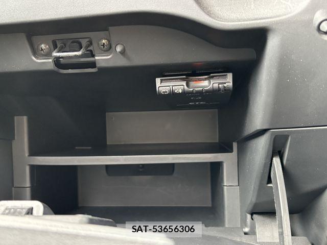 Nissan NOTE 2019-03 7618919-23