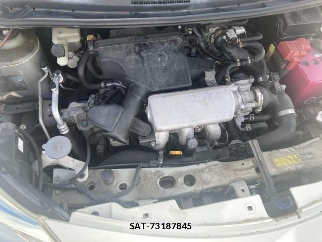 Nissan NOTE 2013-02 7618956-19