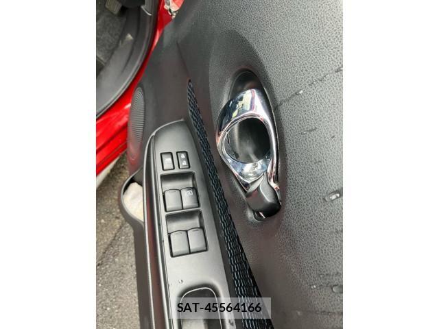 Nissan NOTE 2015-08 7618949-10
