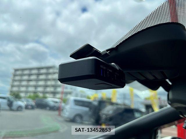 Nissan NOTE 2017-07 7618895-11