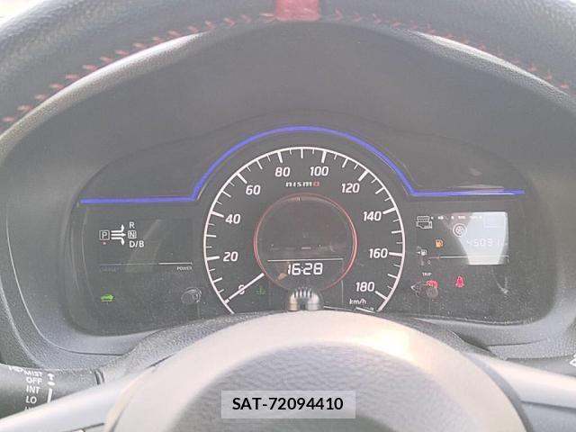 Nissan NOTE 2017-02 7618898-28