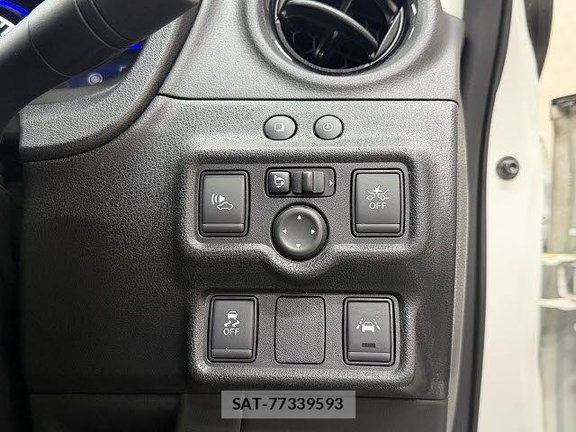 Nissan NOTE 2017-10 7618915-15