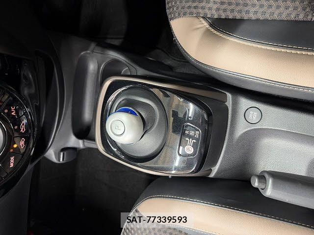 Nissan NOTE 2017-10 7618915-19