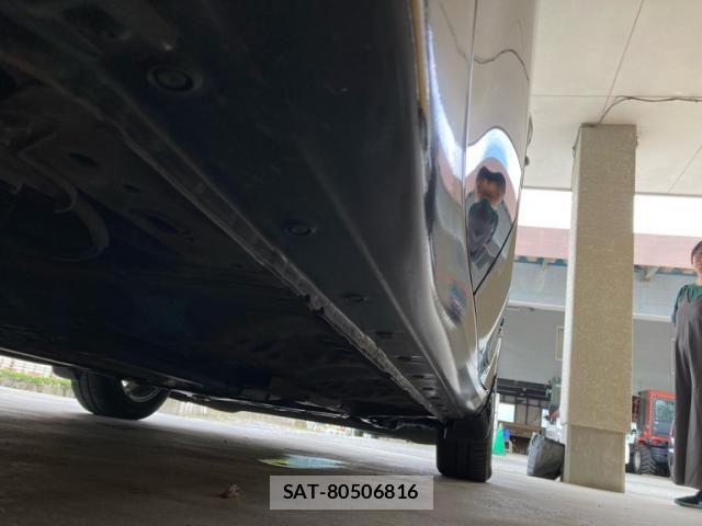 Nissan NOTE 2017-08 7618944-9