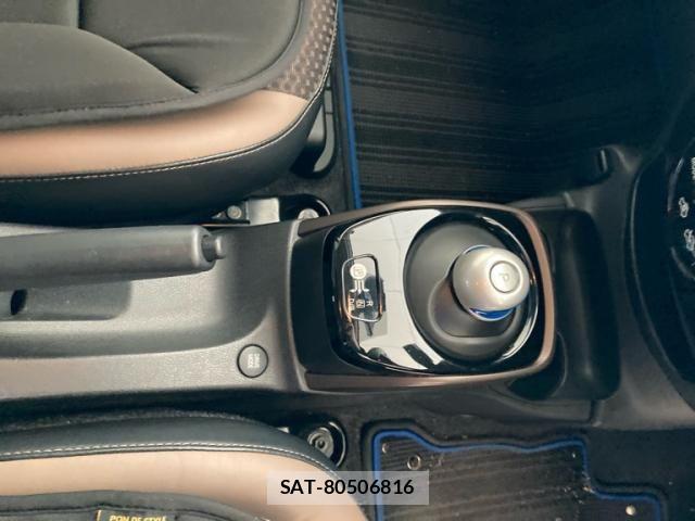 Nissan NOTE 2017-08 7618944-23