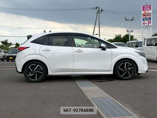 Nissan NOTE 2021-01 7618877-18