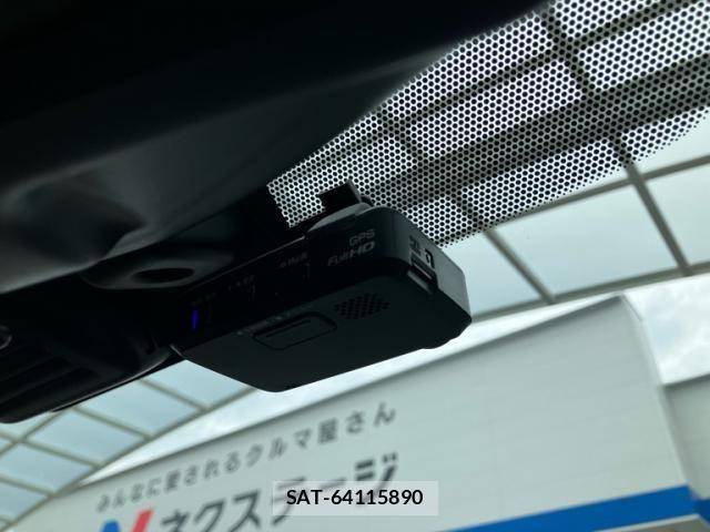 Nissan NOTE 2018-03 7618945-27