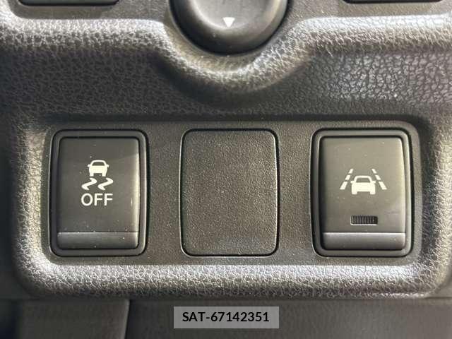 Nissan NOTE 2016-03 7618934-13