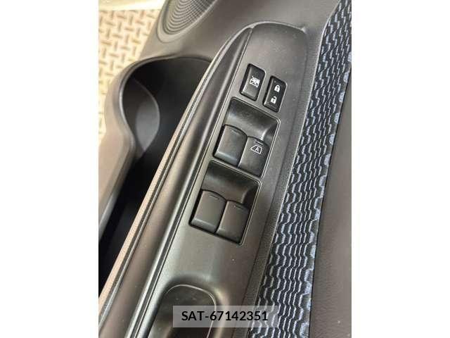 Nissan NOTE 2016-03 7618934-15