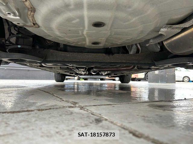 Nissan NOTE 2013-01 7618946-29