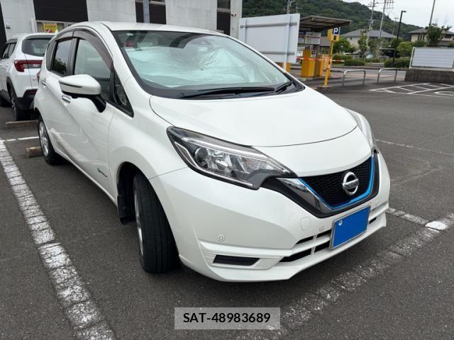 Nissan NOTE 2017-11 7618940-1
