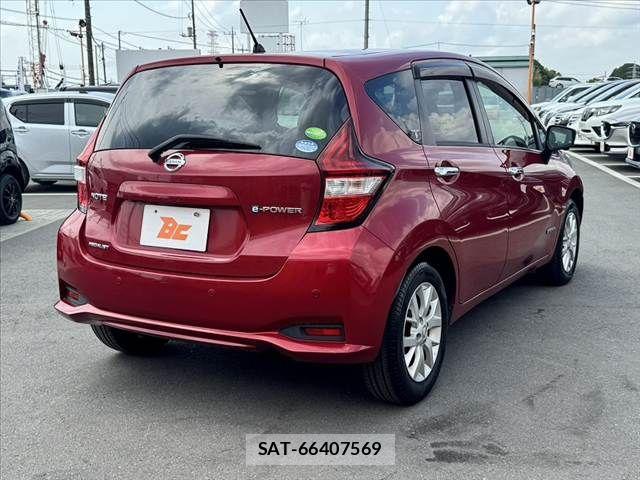 Nissan NOTE 2017-02 7618932-14