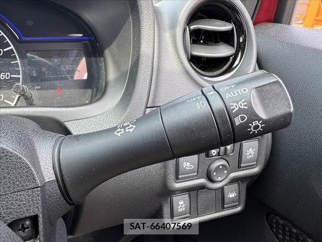 Nissan NOTE 2017-02 7618932-29