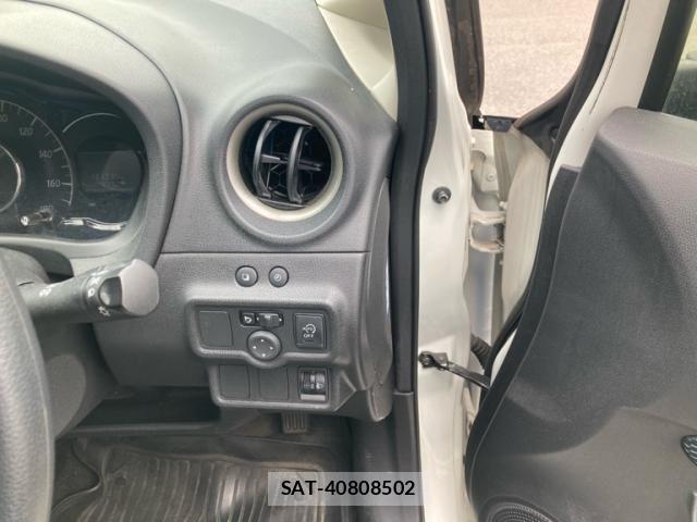 Nissan NOTE 2013-04 7618953-16
