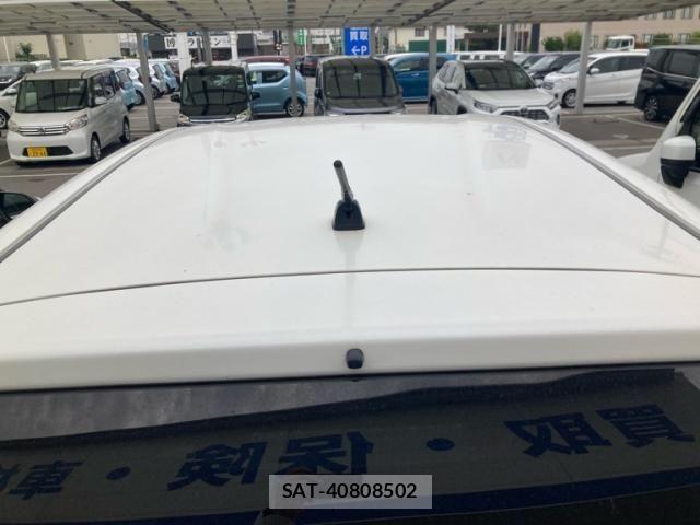 Nissan NOTE 2013-04 7618953-7