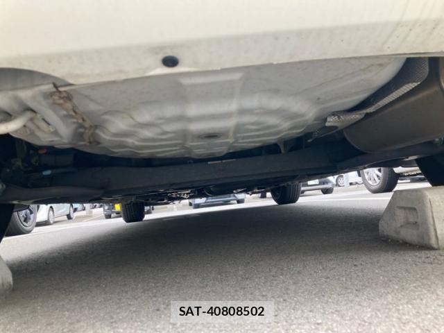 Nissan NOTE 2013-04 7618953-8