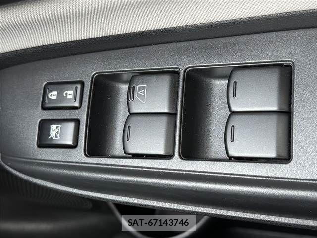 Nissan NOTE 2018-09 7618935-24