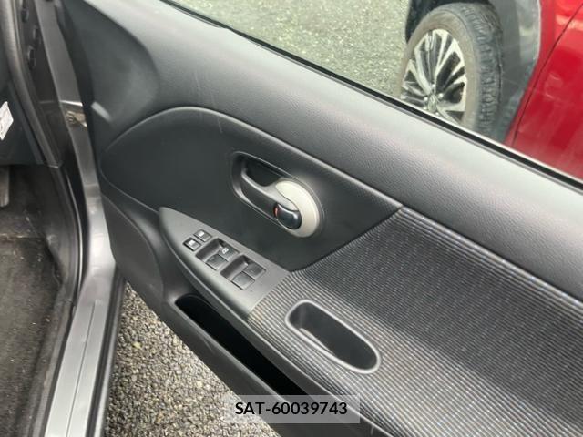 Nissan NOTE 2010-03 7726777-7