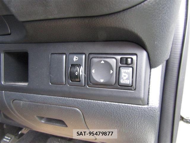 Nissan NOTE 2010-07 7726674-14
