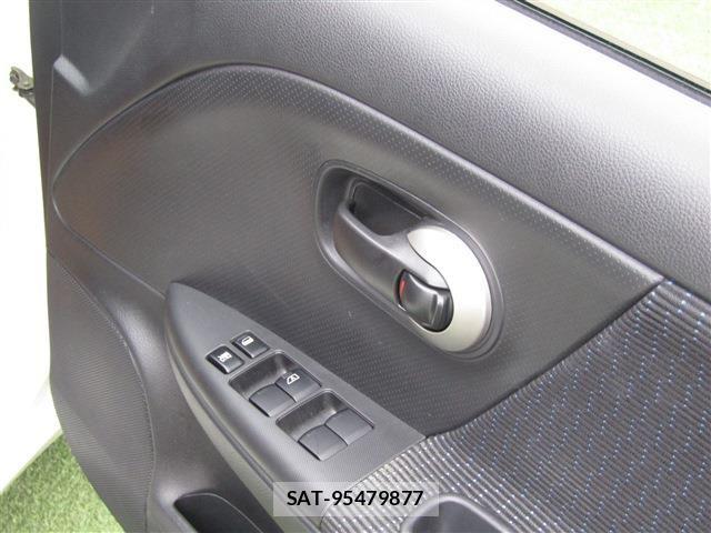 Nissan NOTE 2010-07 7726674-23