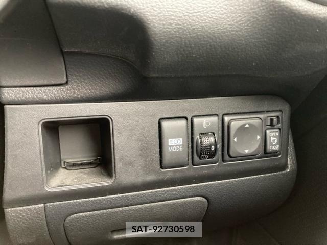 Nissan NOTE 2012-02 7726782-6