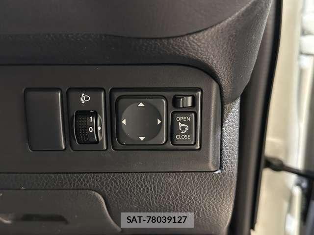 Nissan NOTE 2009-01 7787811-12