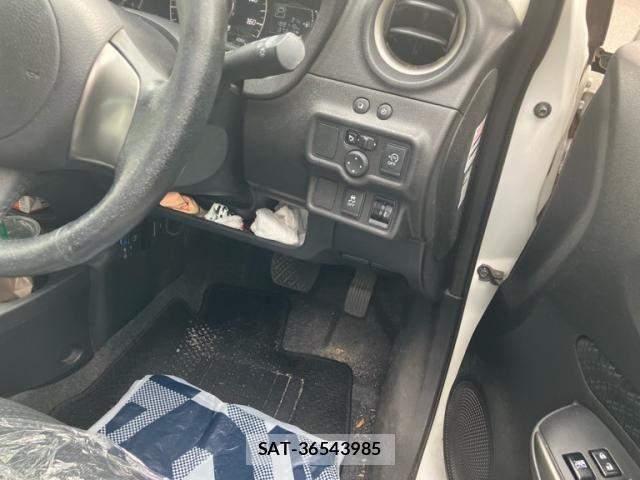 Nissan NOTE 2013-06 7878527-13