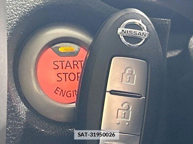 Nissan NOTE 2013-11 7878503-4