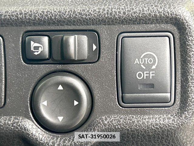 Nissan NOTE 2013-11 7878503-6