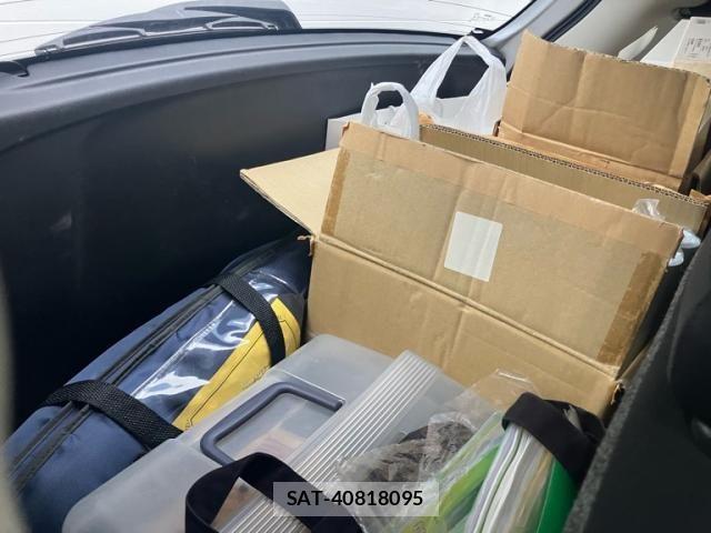 Nissan NOTE 2013-01 7963109-13