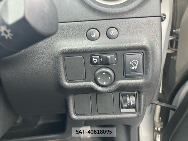 Nissan NOTE 2013-01 7963109-15