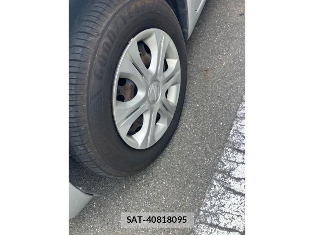 Nissan NOTE 2013-01 7963109-5