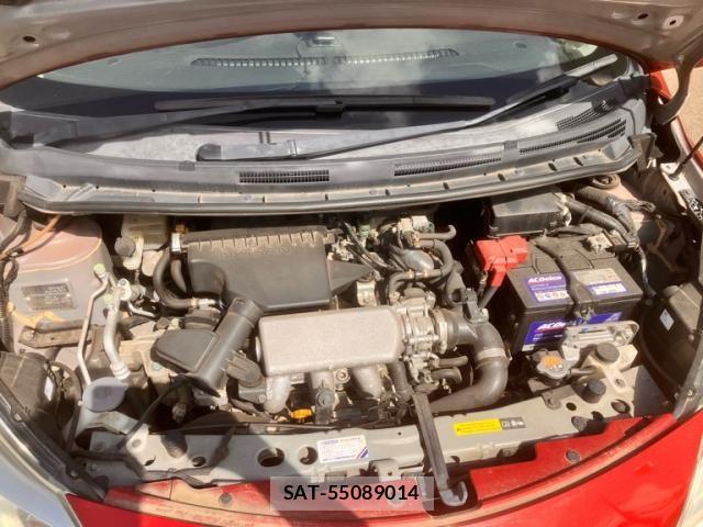 Nissan NOTE 2014-03 7963102-21