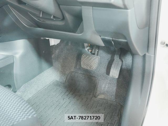Nissan NOTE 2015-04 7963096-10