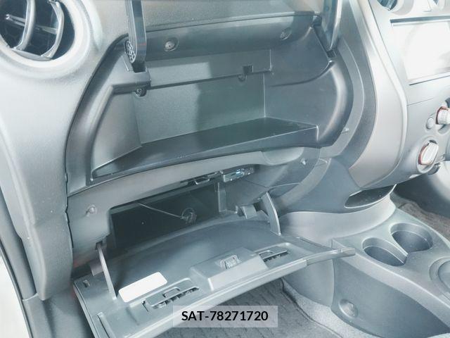 Nissan NOTE 2015-04 7963096-14