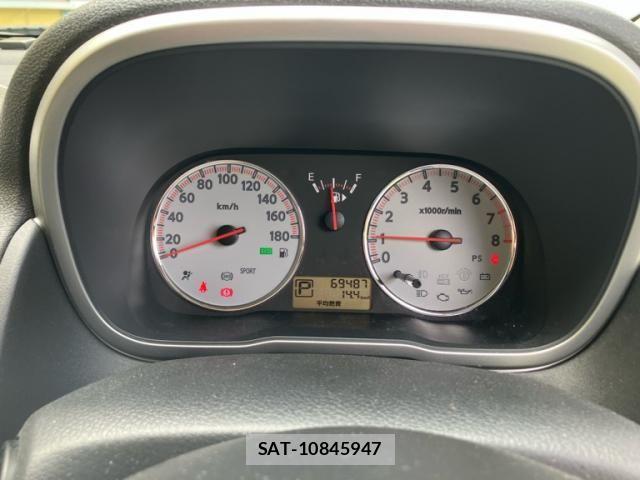 Nissan NOTE 2011-07 7963108-14