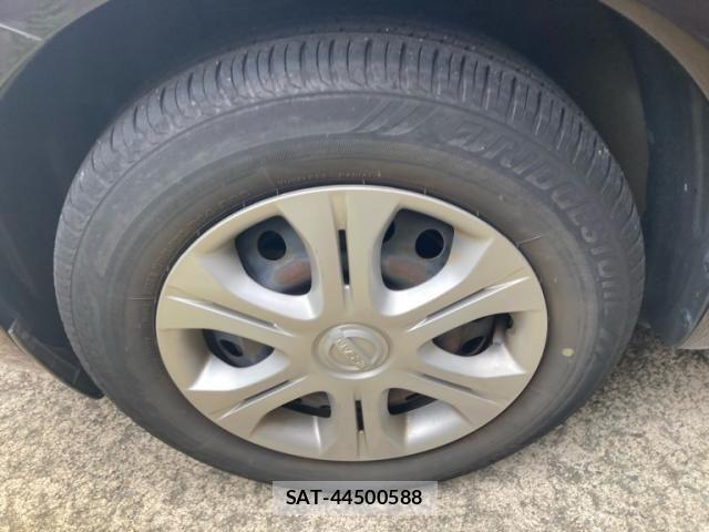 Nissan NOTE 2012-10 7963107-9