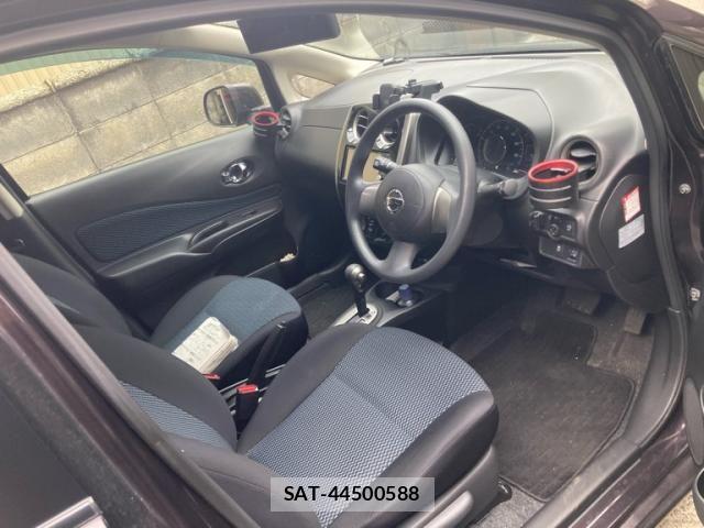 Nissan NOTE 2012-10 7963107-11