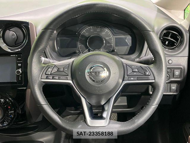 Nissan NOTE 2018-02 7963079-11