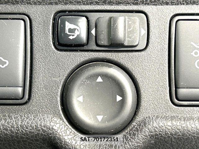 Nissan NOTE 2017-06 7963088-5