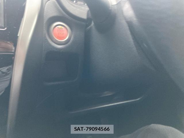 Nissan NOTE 2013-07 7963112-11
