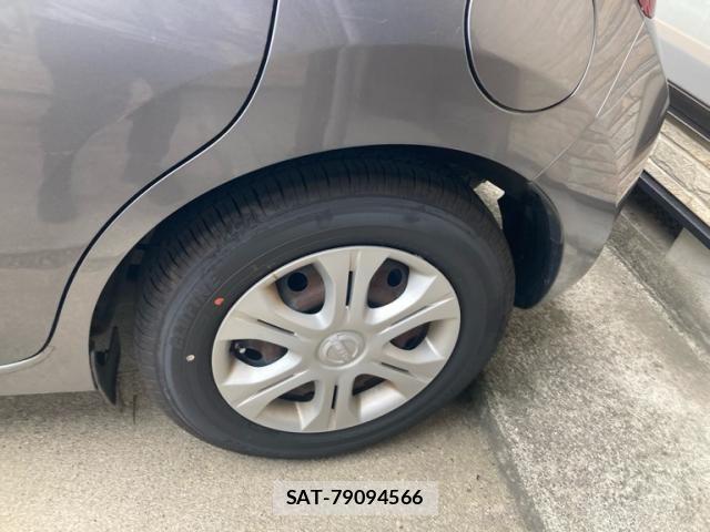 Nissan NOTE 2013-07 7963112-12
