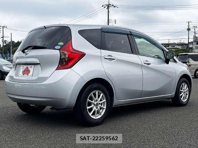 Nissan NOTE 2015-06 7963097-2