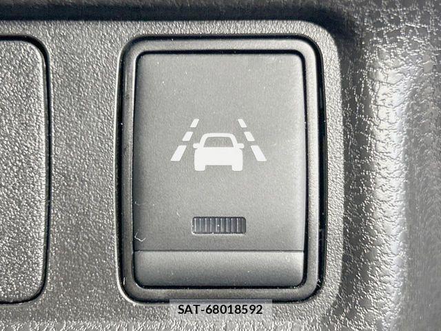 Nissan NOTE 2018-01 7963091-6