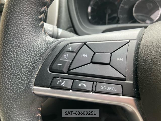 Nissan NOTE 2017-03 7980414-16