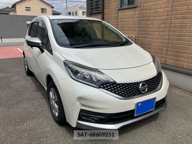 Nissan NOTE 2017-03 7980414-1