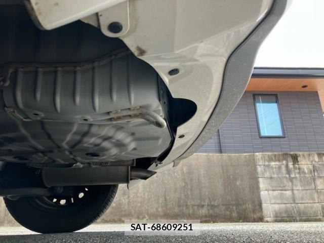 Nissan NOTE 2017-03 7980414-24