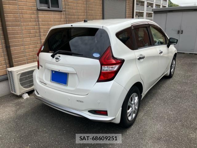 Nissan NOTE 2017-03 7980414-2